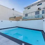 The Swieqi Poolside Lejlighed