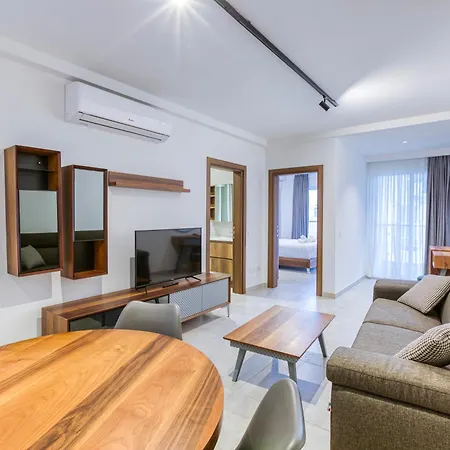 The Swieqi Poolside *