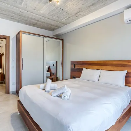 The Swieqi Poolside * Is-Swieqi