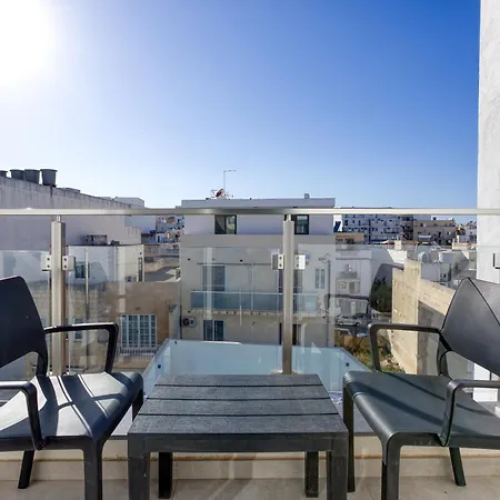The Swieqi Poolside *