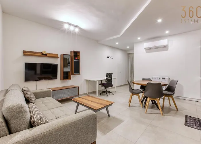 아파트 The Swieqi Poolside