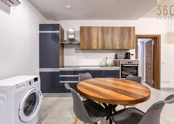 The Swieqi Poolside 아파트