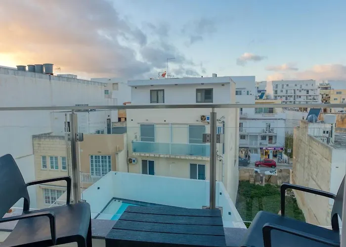 아파트 The Swieqi Poolside