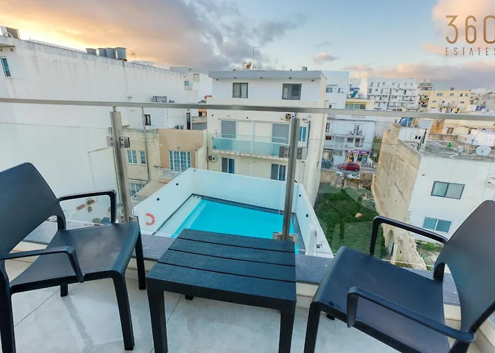 The Swieqi Poolside *