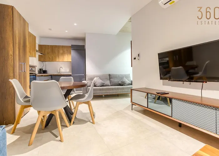 The Swieqi Poolside *