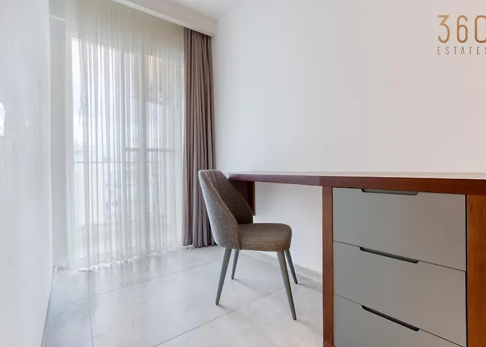 The Swieqi Poolside 아파트