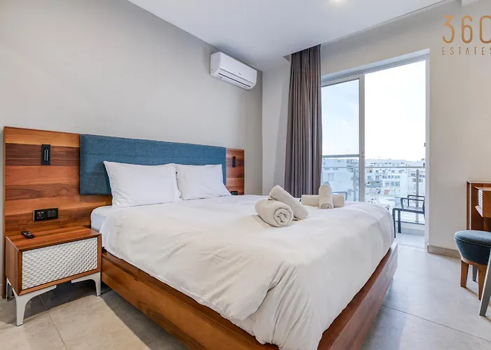 The Swieqi Poolside * Is-Swieqi