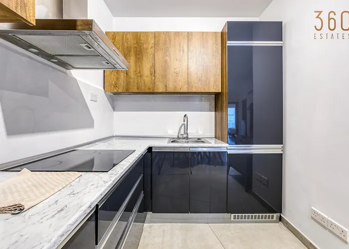 The Swieqi Poolside 아파트