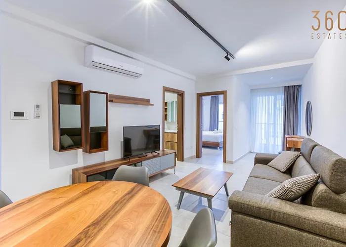 The Swieqi Poolside *