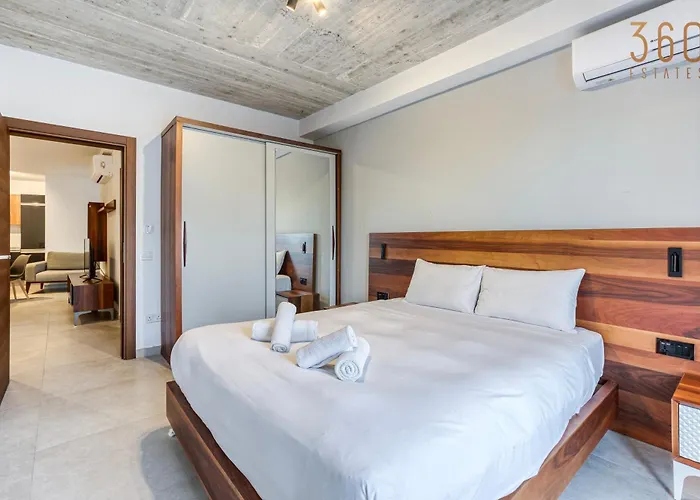 The Swieqi Poolside * Is-Swieqi