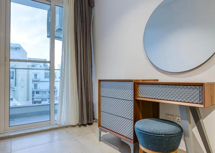 The Swieqi Poolside 아파트 *