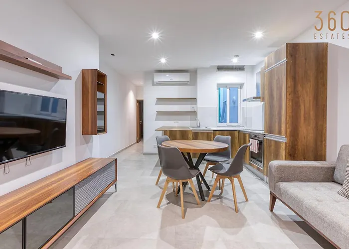 The Swieqi Poolside * Is-Swieqi