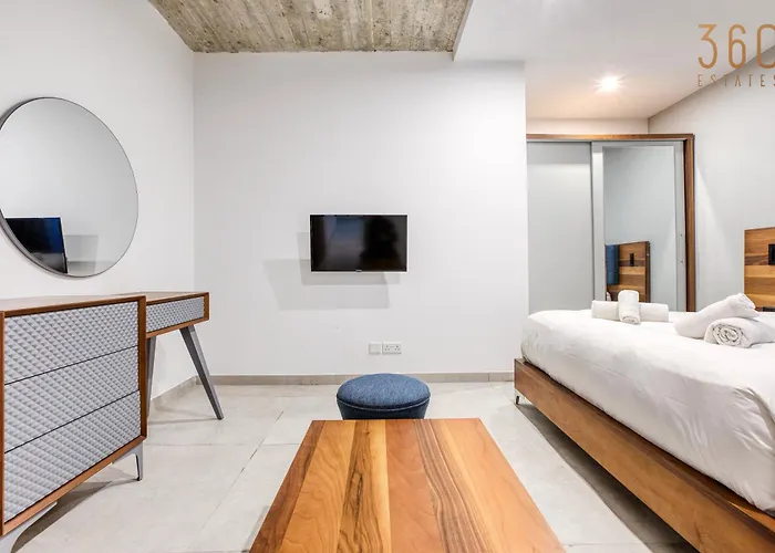 The Swieqi Poolside 아파트