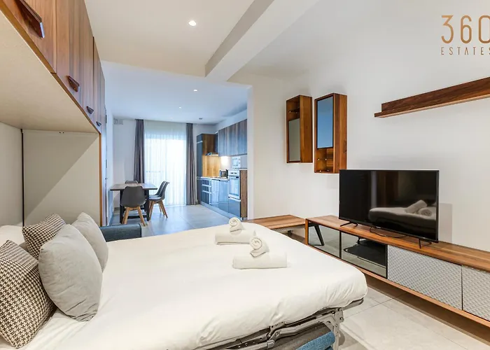 The Swieqi Poolside 아파트 *