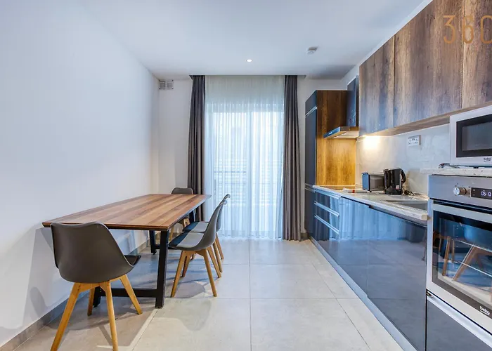 The Swieqi Poolside 아파트 *