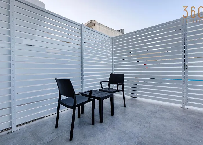 The Swieqi Poolside * Is-Swieqi