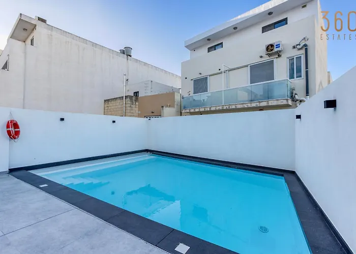 The Swieqi Poolside 아파트