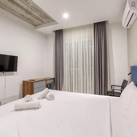 The Swieqi Poolside Apartman Is-Swieqi