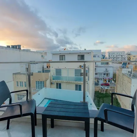 아파트 The Swieqi Poolside