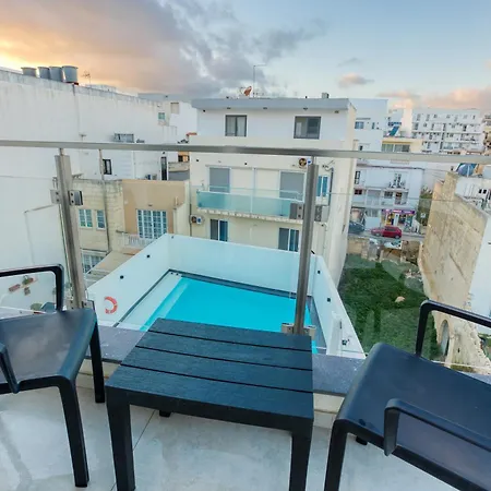 The Swieqi Poolside *