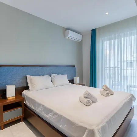 The Swieqi Poolside Apartman Is-Swieqi