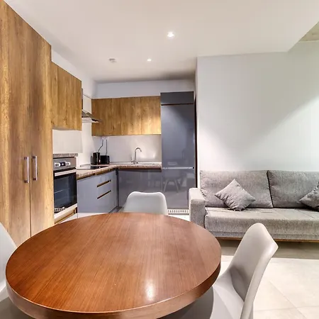 The Swieqi Poolside * Is-Swieqi