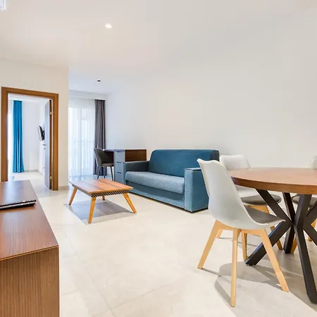 The Swieqi Poolside *