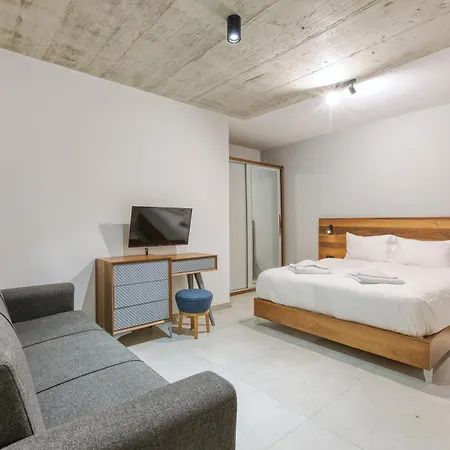 The Swieqi Poolside Apartamento