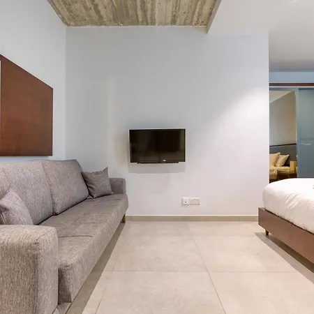 Apartamento The Swieqi Poolside