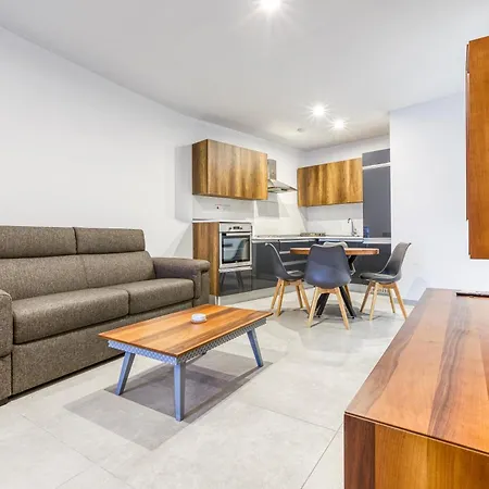 The Swieqi Poolside Apartman Is-Swieqi