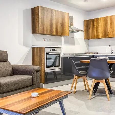 The Swieqi Poolside Apartman