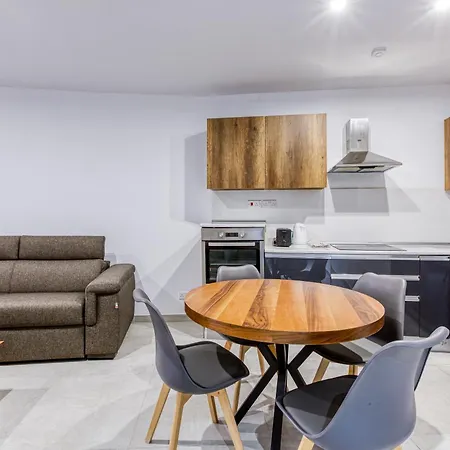 Apartman The Swieqi Poolside *