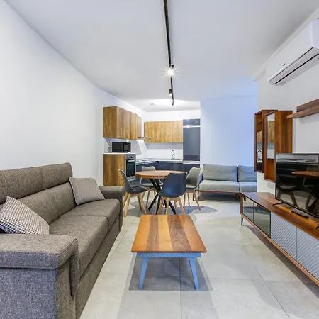 Apartman The Swieqi Poolside *