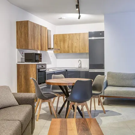 Apartman The Swieqi Poolside Is-Swieqi