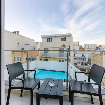 The Swieqi Poolside Apartman