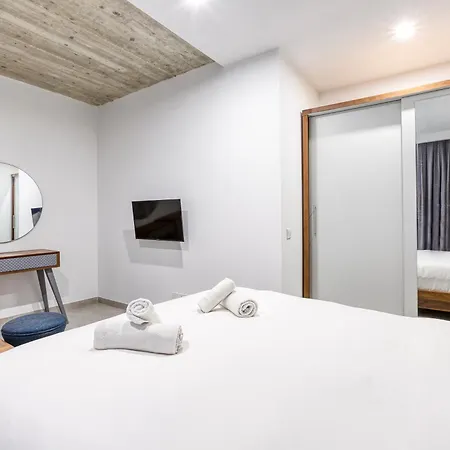 Apartman The Swieqi Poolside