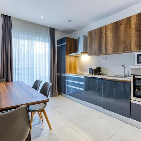 The Swieqi Poolside * Is-Swieqi