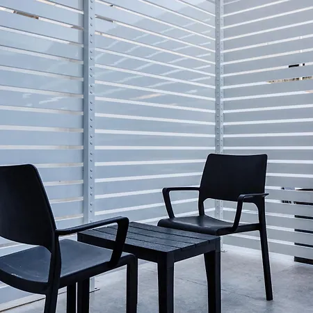 The Swieqi Poolside Apartman *