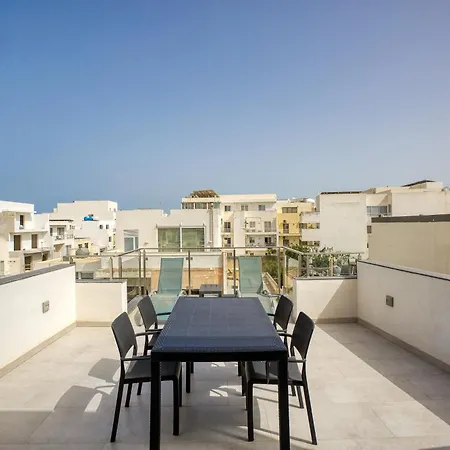The Swieqi Poolside * Is-Swieqi