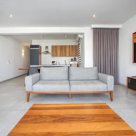 The Swieqi Poolside Apartamento *